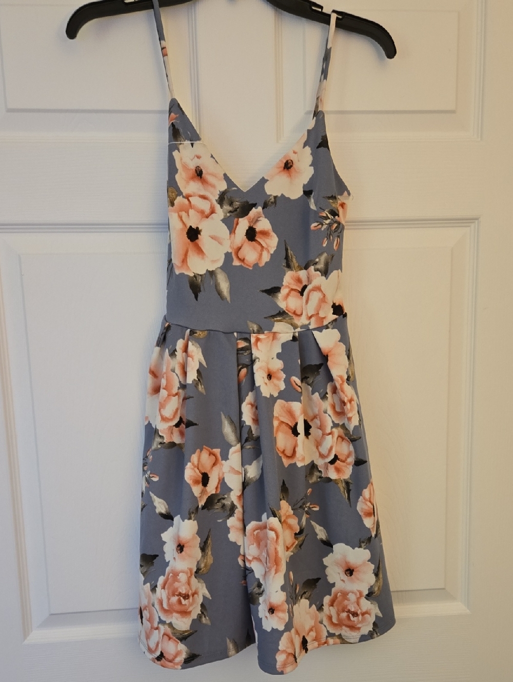 Soprano Floral Spaghetti Strap Dress in Gray and Peach